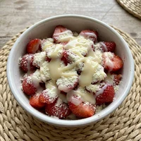 Bowl latte in polvere e fragole, Amazzonia