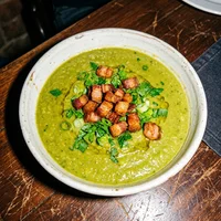 شوربة بازلاء, مرق وخبز