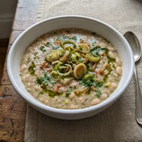 Fabada, Taberna El Puchero
