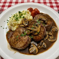 チキンのミラノ風カツレツ, トラットリア・ソーレ