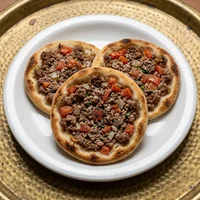 Lahmacun vom Holzkohleofen, Adana Ateş Ocakbaşı