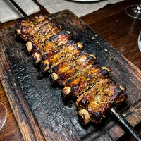 Costillitas de cerdo, Anticuchos La Esquina