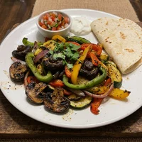 Fajitas de verduras, Cantina Tres Nopales