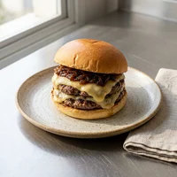 Le Bûcheron, Le Chalet à Burgers