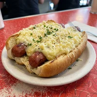 Hot-dog double saucisse, Le Casse-Croûte