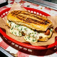 Perro caliente habanero, El Rincón Cubano