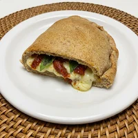 ドライトマトとチーズのロール, ベーカリーカフェ 木もれび