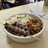滷雞心雞胗便當, 老周雞腿飯