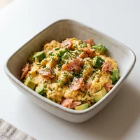 Huevos revueltos con aguacate, Mar y Huerto