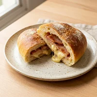 Poğaça mit Schafskäse, Bäckerei Demir