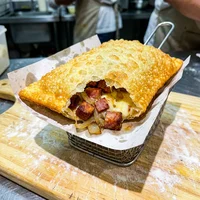 Chorizo y queso, Pino y Pebre