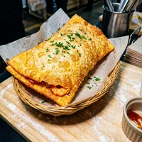 Camarón y queso Oaxaca, Masa y Marea