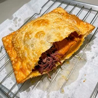Pino picante, Pino y Pebre