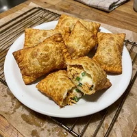 Pollo con queso crema, Empanadas Doña Chela