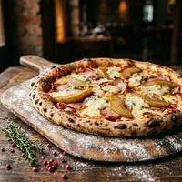 Pizza Schinken-Pilz, Pizzeria Alpenglühen