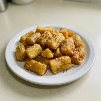 Yuca frita, Maíz y Ají