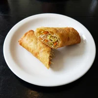 Frühlingsrollen (4 Stück), Jade-Imbiss