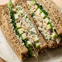 Sandwich poulet-avocat, Matin Clair
