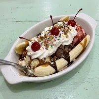 Banana split clásico, Nevería La Copa de Plata