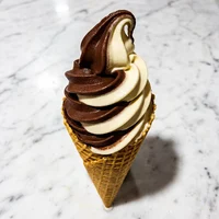 Cucurucho mixto, Heladería La Esquinita