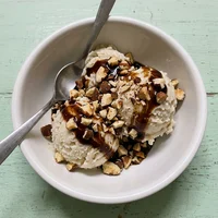 Sundae de guanábana con nuez, Selva Fría