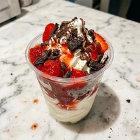 Sundae de fresa con galleta, Heladería La Esquinita
