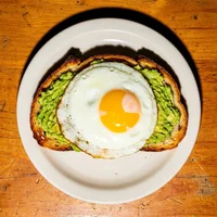 Pane Tostato con Avocado, Grani Antichi