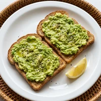 Avocado toast al lime, Crudo di Mare