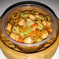 Nouilles sautées au poulet, Traiteur Lotus d'Or
